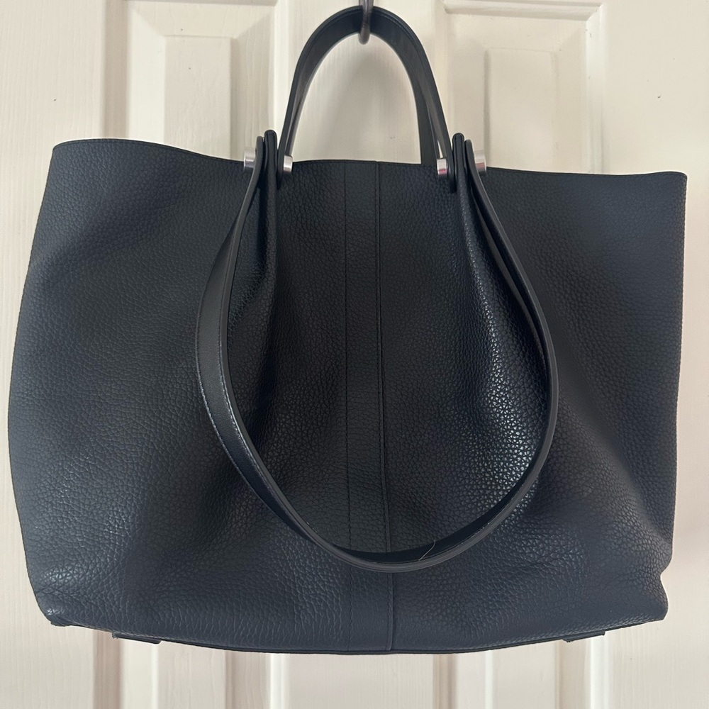 Elegant Black Tote Bag - Picture 16 of 16